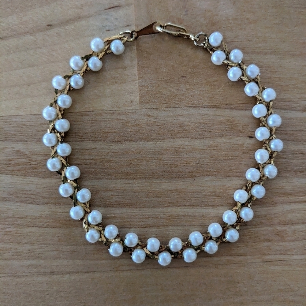 Vintage woven gold tone and pearl bracelet